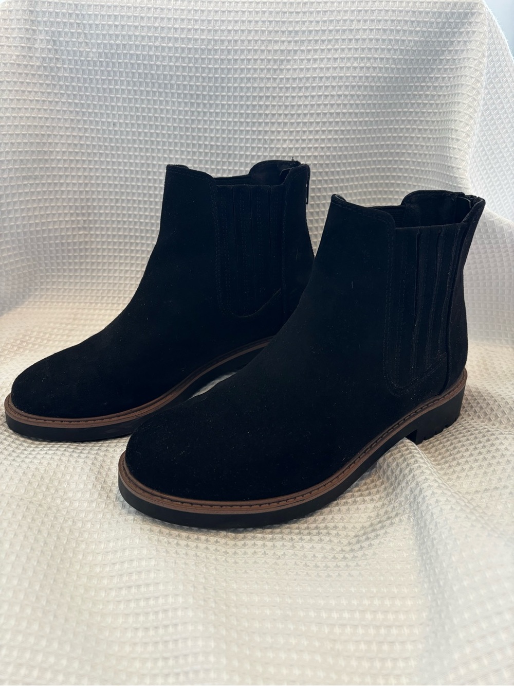 Esprit Black Chelsea Ankle Boots with Brown Trim